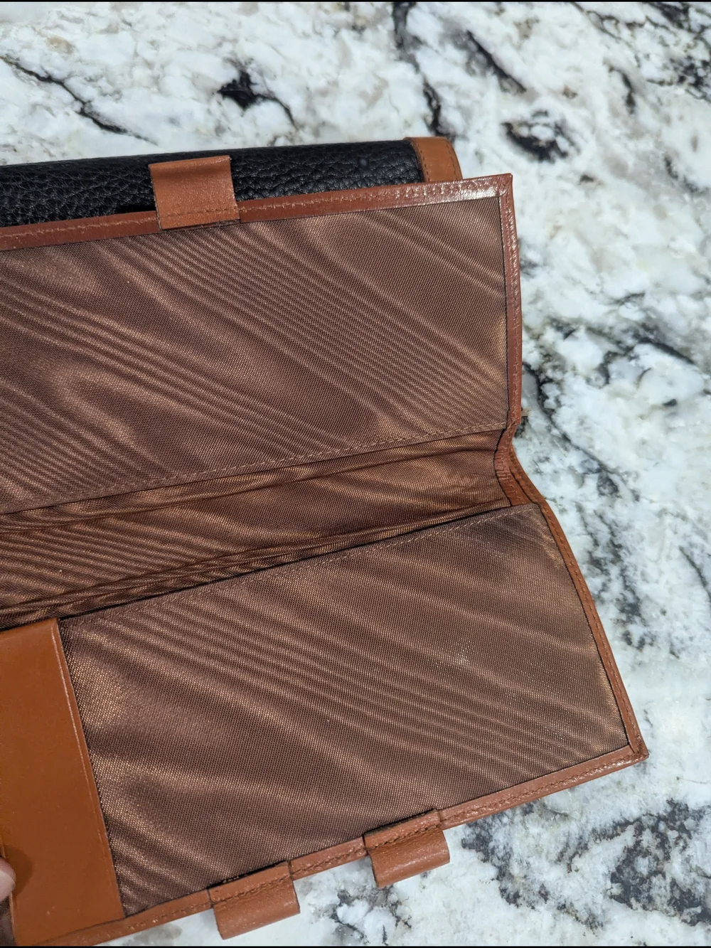 Dooney & Bourke Vintage Black/Tan Pebble Leather Organizer Wallet.  Size 7x3.5x1